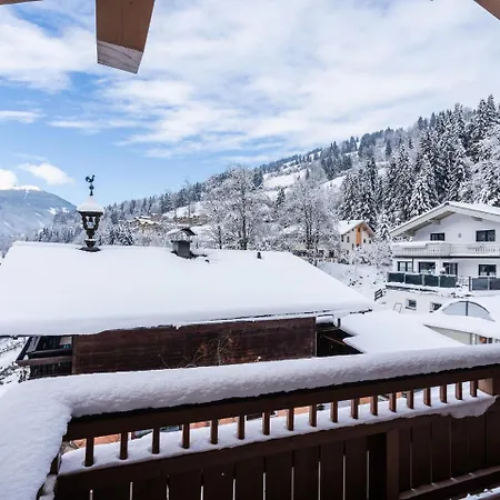 Cosy In Saalbach-hinterglemm Near Ski Bus Stop * 萨尔巴赫